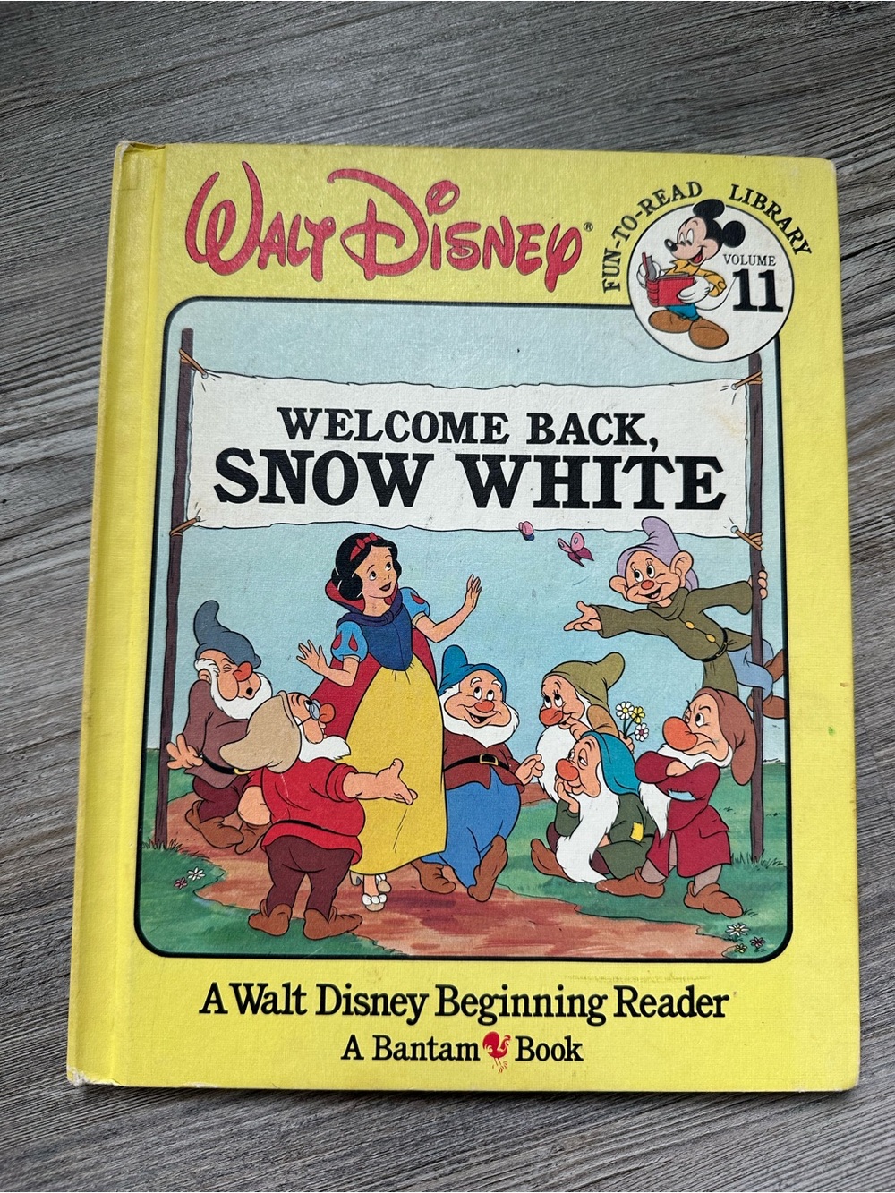 Walt Disney Fun-to-read library Volume 11-Welcome Back Snow White -vintage 1986